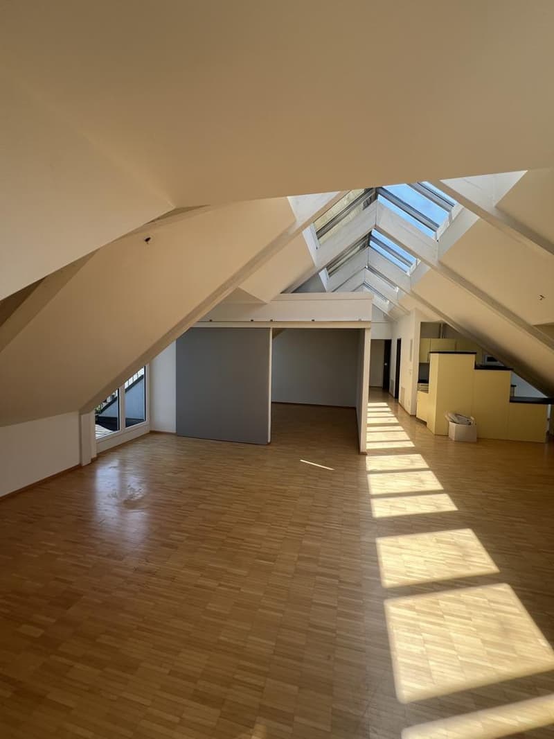 Helle 3.5-Zimmer-Dachwohnung mit Galerie (4)
