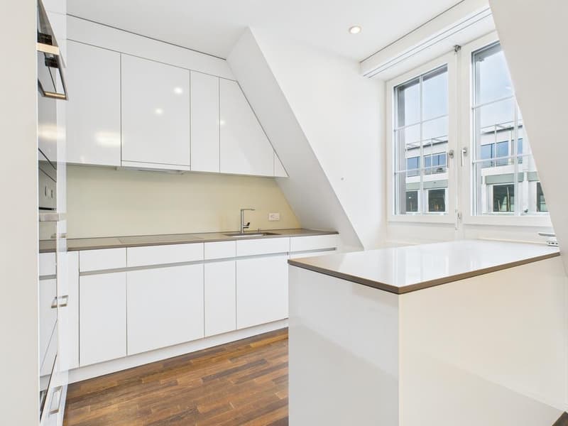 Moderne 3.5-Zimmer-Maisonettwohnung am Stampfenbachplatz (2)