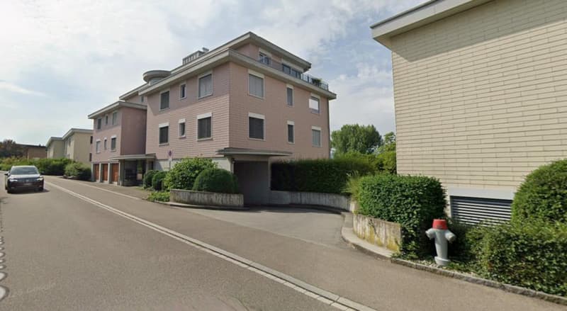 Einstellplatz per sofort zu vermieten! (1)