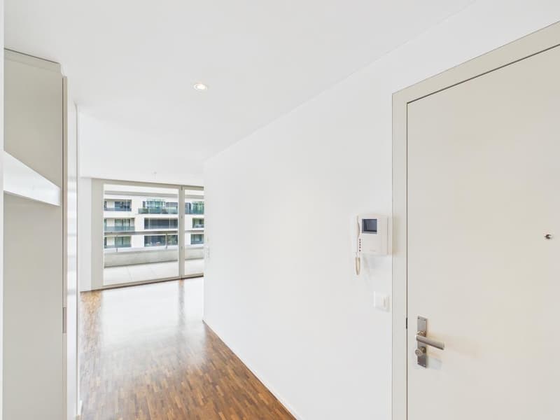 3.5-Zimmer-Wohnung mit neu saniertem Bad und Balkon in Glattpark (2)