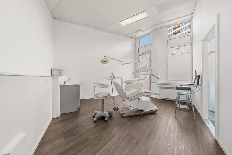 Vente 4 surfaces commerciales en PPE - Versoix, Martigny, Sion, Sierre (2)