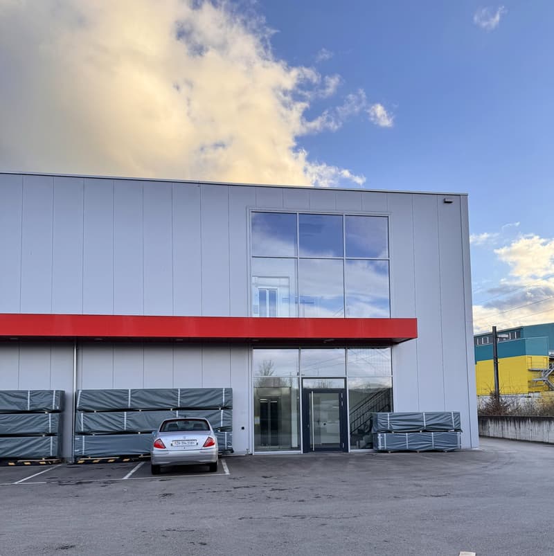 Moderne vielseitige Gewerbeflächen in Oberglatt (13)