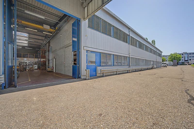Gewerbeimmobilie in Pfäffikon ZH - Ideal für Selbstnutzer oder Investoren (1)