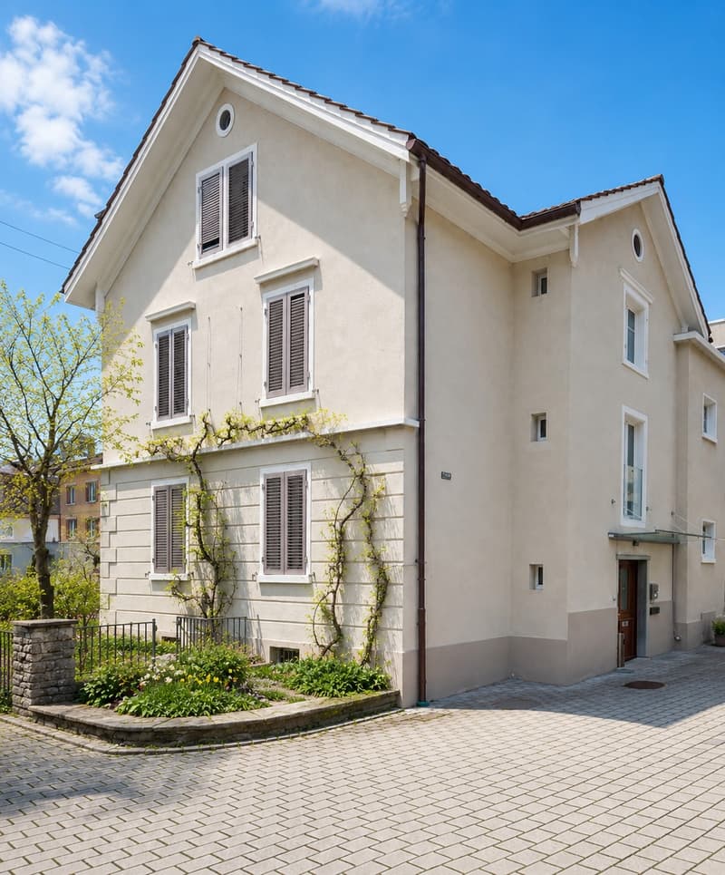 Mehrfamilienhaus mit Potenzial in Uster (2)