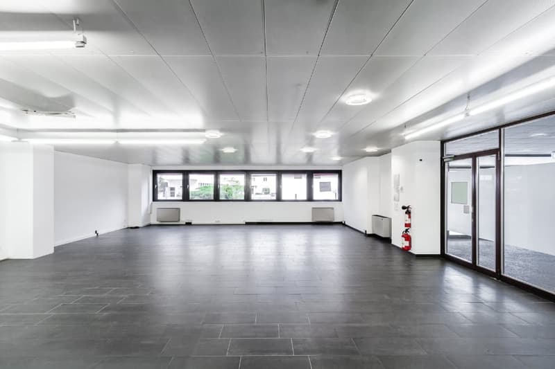 LUGANO NORD/BIOGGIO - AFFITTASI AMPIO SHOWROOM DI 275 MQ (rif. 006) (4)