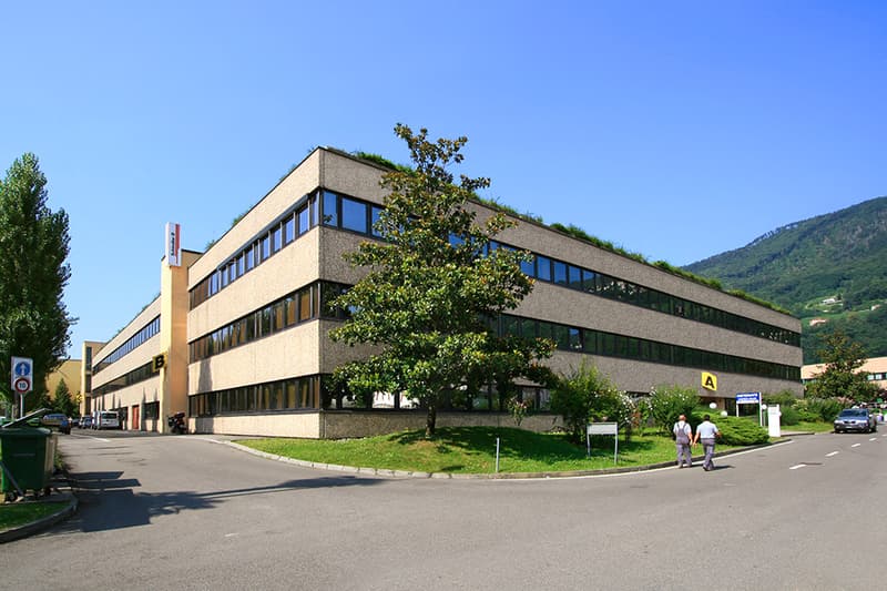 BIOGGIO - AFFITTASI AMPIO UFFICIO IN POSIZIONE STRATEGICA (rif. 013) (14)
