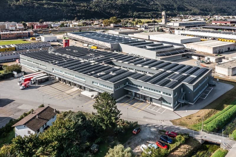 CADENAZZO-AFFITTASI AMPIO MAGAZZINO/LABORATORIO DI 1'971 mq (rif.104) (7)
