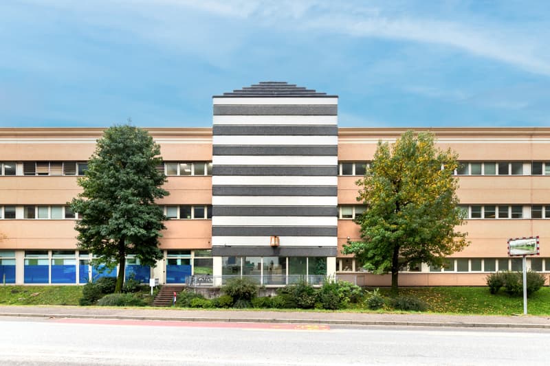 LUGANO NORD-AFFITTASI AMPIO UFFICIO IN POSIZIONE STRATEGICA (rif. 022) (10)