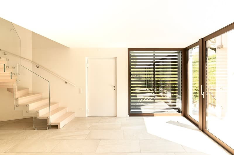 AFFITTASI INCANTEVOLE DUPLEX DI 3.5 LOCALI CON GIARDINO PRIVATO (2)