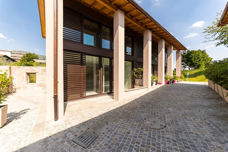 AFFITTASI INCANTEVOLE DUPLEX DI 3.5 LOCALI CON GIARDINO PRIVATO (8)