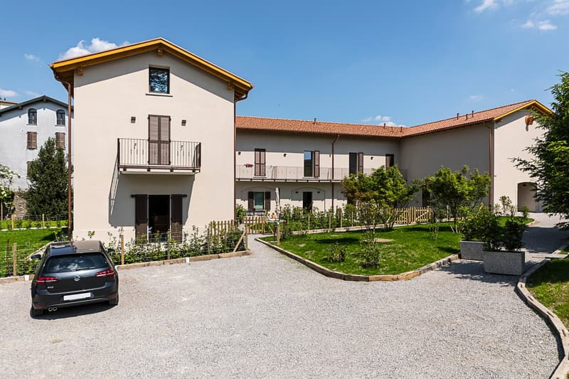 Affittasi luminoso appartamento duplex di 55 mq con giardino (15)