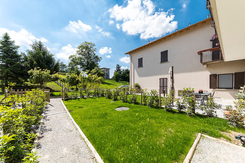 Affittasi luminoso appartamento duplex di 55 mq con giardino (11)