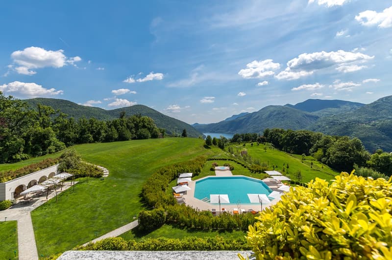 COLLINA D'ORO-AGRA - Lussuoso appartamento di 276 mq con ampia loggia e vista lago (Rif. 303) (18)