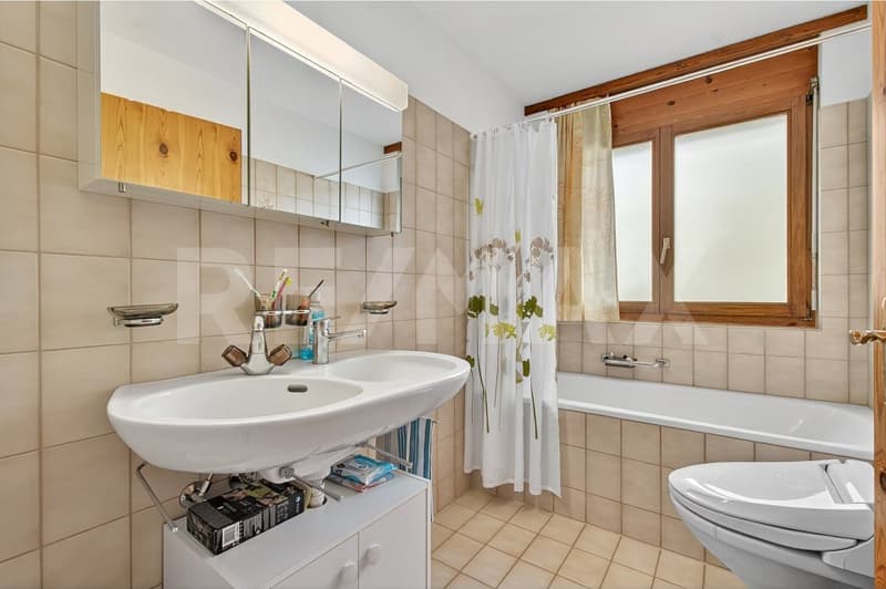 3½-Zimmer-Wohnung mit schöner Bergsicht, Sonne und ruhiger Lage in St. Peter / Arosa (10)