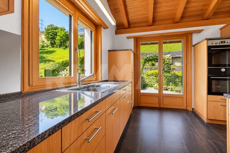 Grosszügige 6½-Zimmer-Maisonettewohnung mit Garten und schöner Aussicht (4)