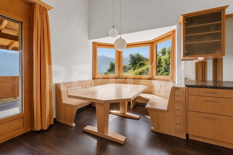 Grosszügige 6½-Zimmer-Maisonettewohnung mit Garten und schöner Aussicht (10)