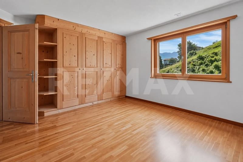 Grosszügige 6½-Zimmer-Maisonettewohnung mit Garten und schöner Aussicht (9)