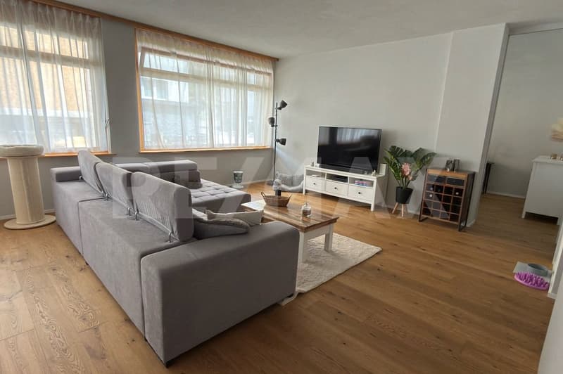 Moderne, loftähnliche 2.5-Zimmerwohnung im Zentrum von Küblis (4)