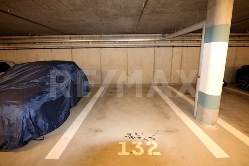 Grosszügiger Tiefgaragenparkplatz in der Überbauung Schlossbungert in Zizers (3)