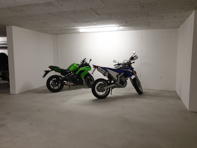 Motorradplätze in der Tiefgarage  in Eglisau (2)