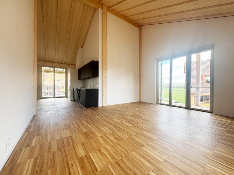 Moderne 3.5-Zimmer-Wohnung mit hohen Decken und Liftzugang (3)