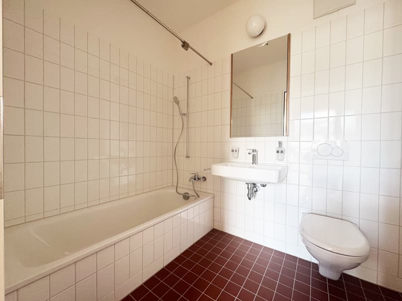 Moderne 3.5-Zimmer-Wohnung mit hohen Decken und Liftzugang (9)
