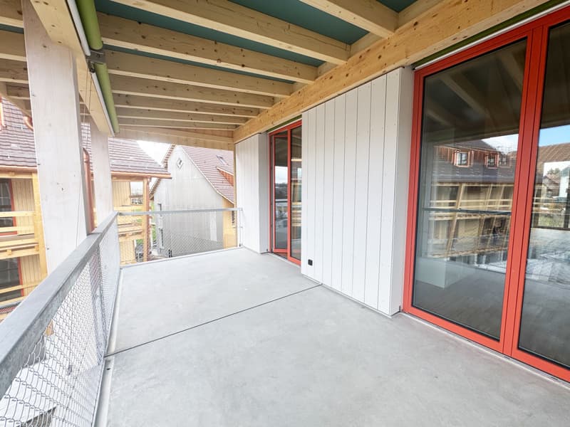 Moderne 3.5-Zimmer-Wohnung mit hohen Decken und Liftzugang (10)