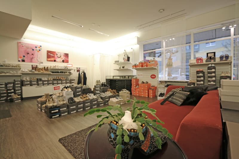 Local commercial / espace professionnel au cœur de Bülach (5)