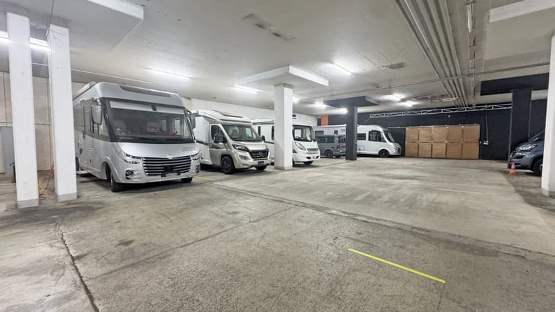 Einstellplatz für Camper/Wohnmobil/Wohnwagen (1)