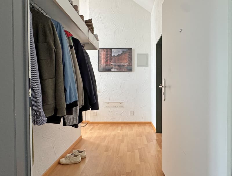 1. 5-Zimmer Dachwohnung in Kloten (8)
