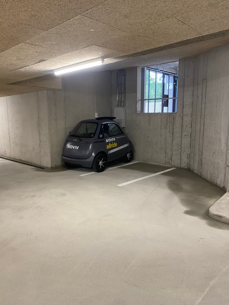 Car and motorcycle parking spaces with power connection for rent (3)