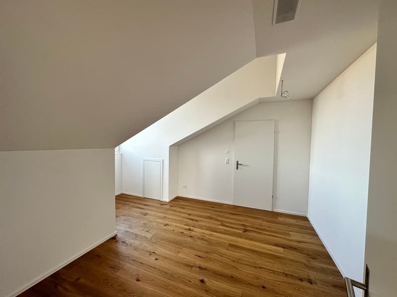Moderne 4.5-Zimmer-Dachwohnung (6)