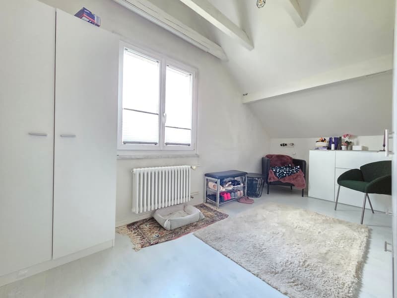 Schlaf-/Arbeitszimmer mit Charme im Dachgeschoss
