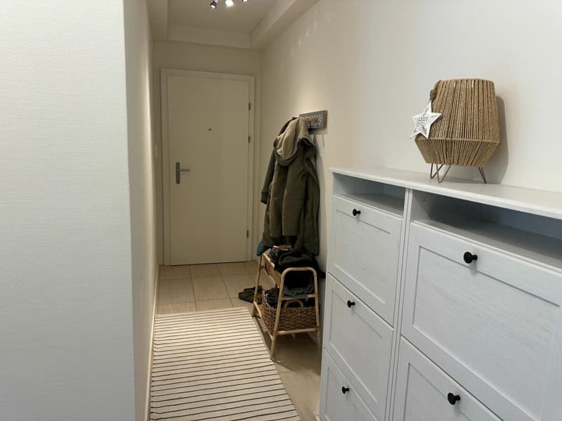 Moderne 3.5-Zimmer-Wohnung mit eigenem Waschturm (5)