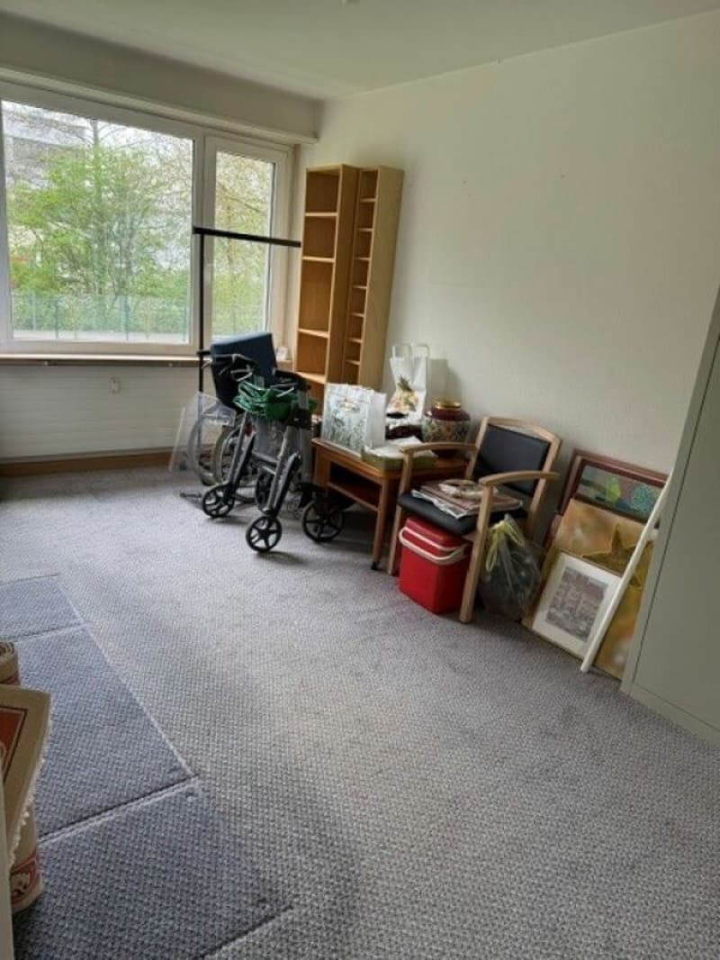 teilsanierte 3.5-Zimmer-Wohnung mit Einstellplatz an ruhiger Lage (6)