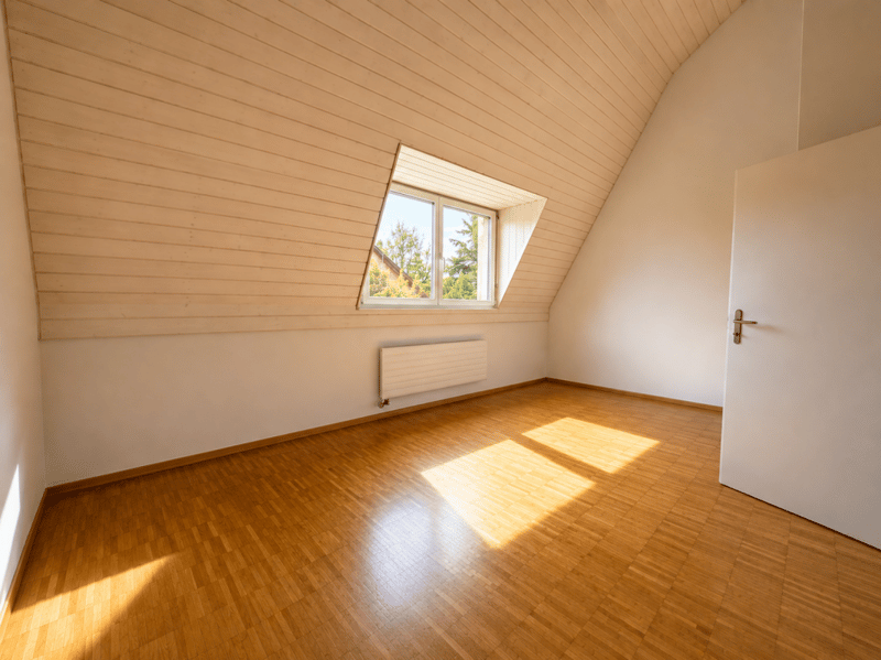 Charmante 2.5-Zimmer-Dachgeschosswohnung mit Galerie (6)