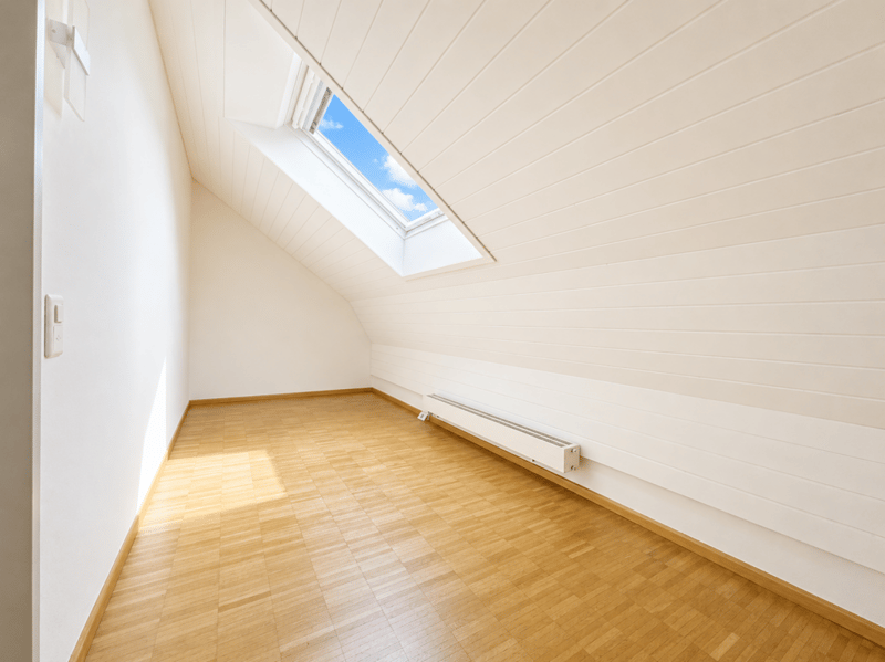 Charmante 2.5-Zimmer-Dachgeschosswohnung mit Galerie (5)