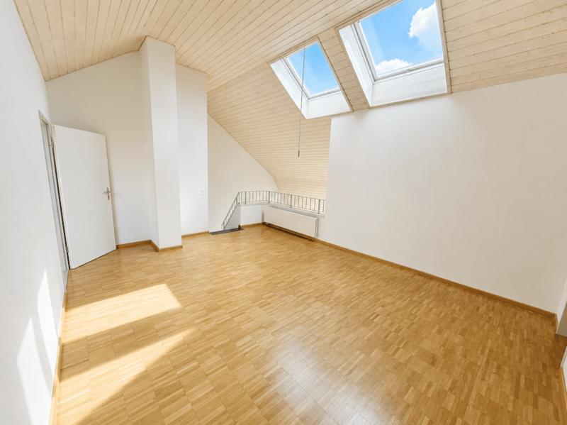 Charmante 2.5-Zimmer-Dachgeschosswohnung mit Galerie (4)