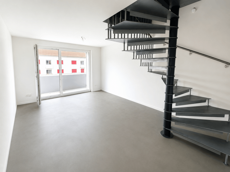 Grosszügige Maisonette-Dachwohnung an ruhiger Lage (1)