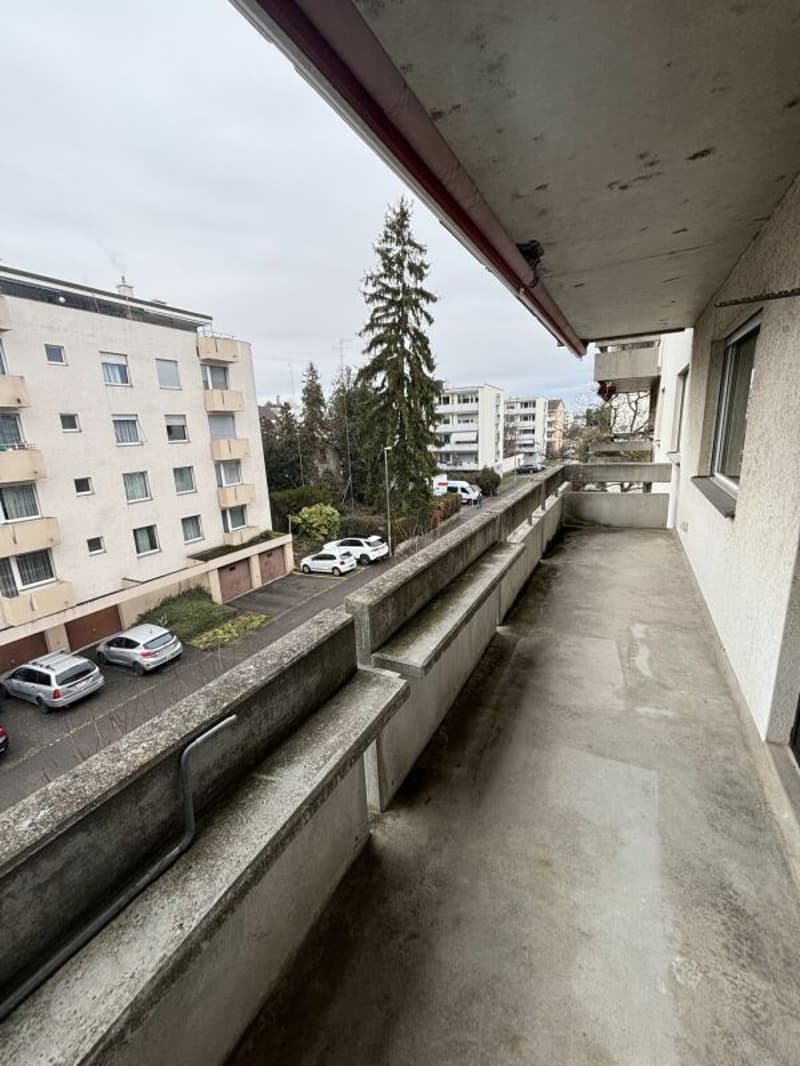 Grosszügige 4.5-Zimmerwohnung an zentraler Lage (6)