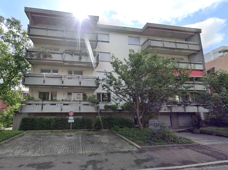 Grosszügige 4.5-Zimmerwohnung an zentraler Lage (7)