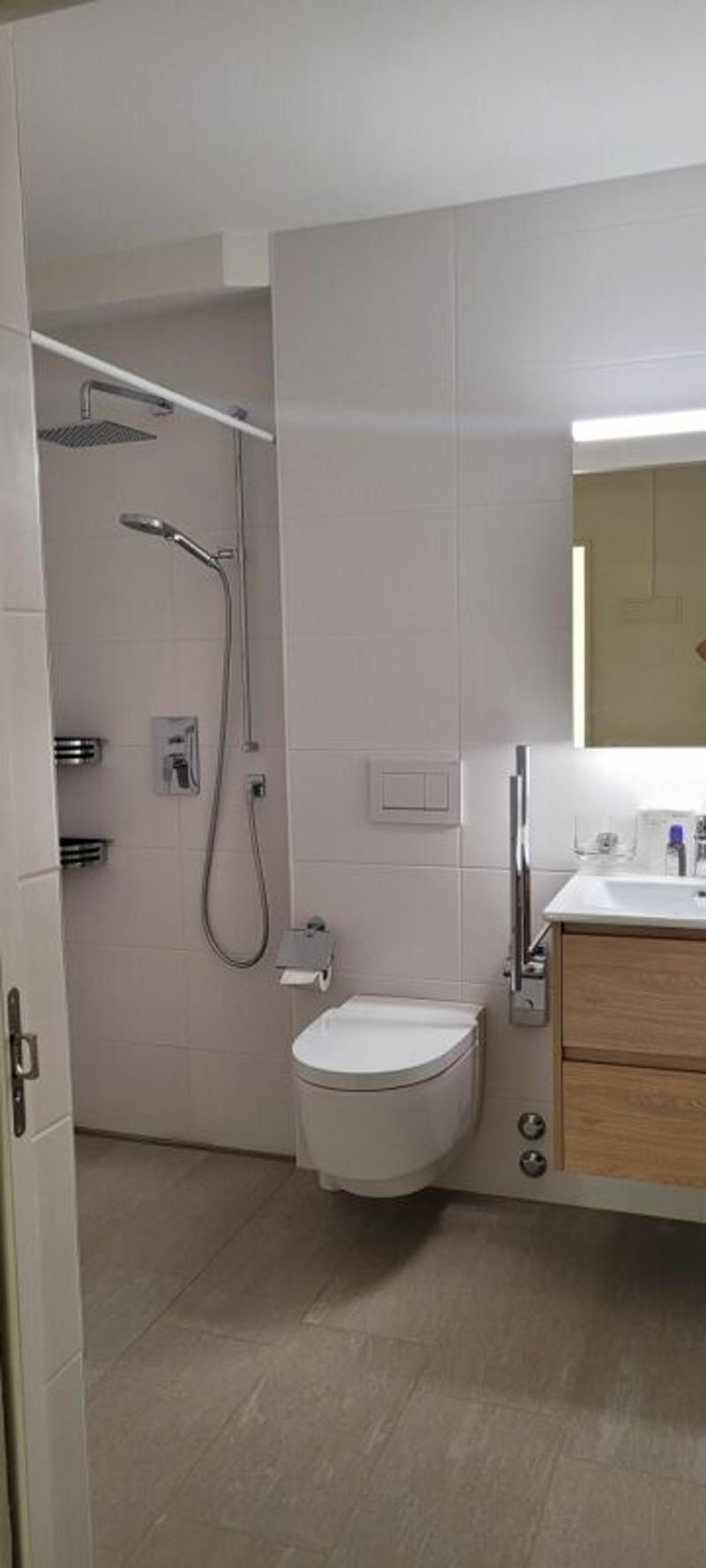 teilsanierte 3.5-Zimmer-Wohnung mit Einstellplatz an ruhiger Lage (6)