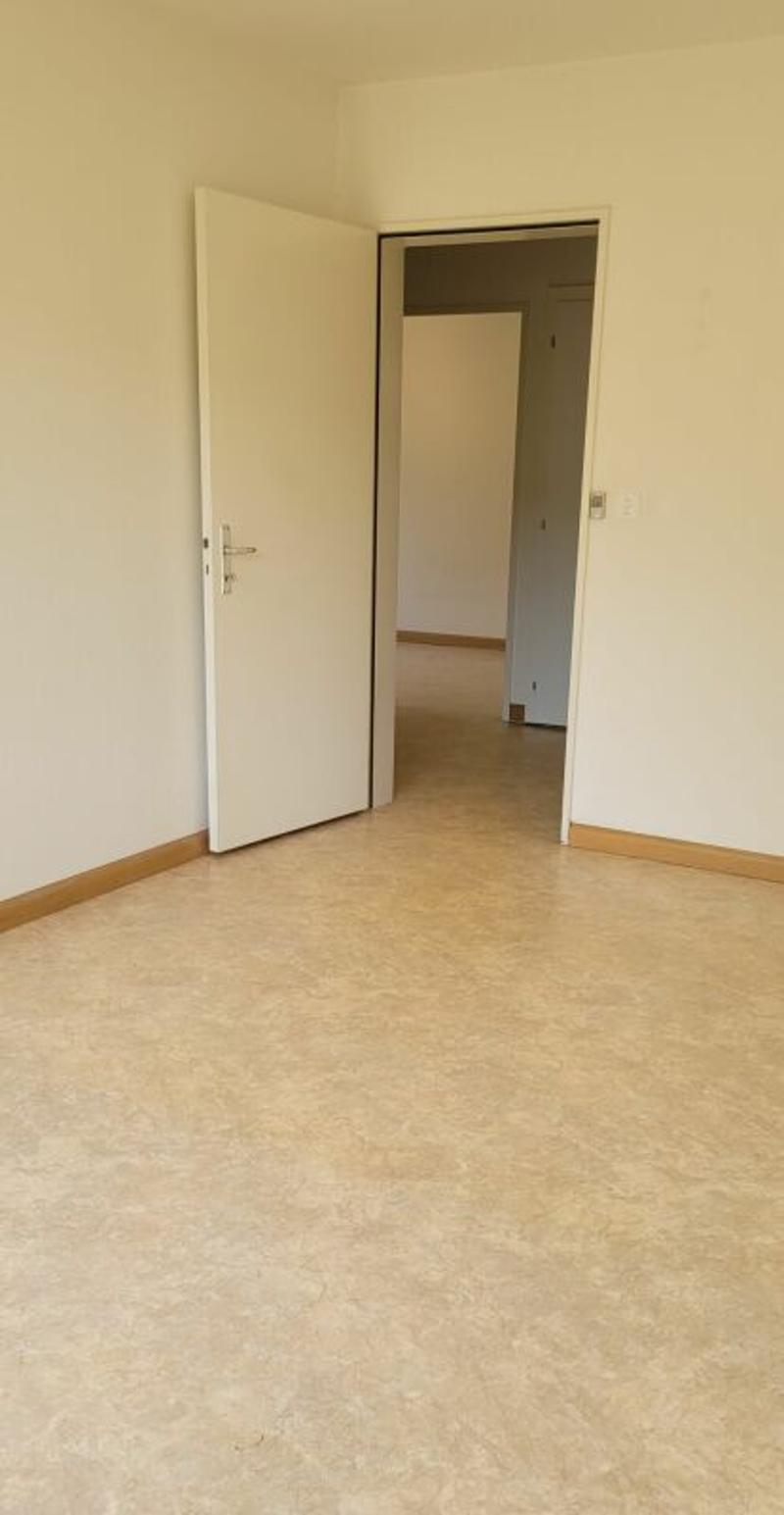 teilsanierte 3.5-Zimmer-Wohnung mit Einstellplatz an ruhiger Lage (12)
