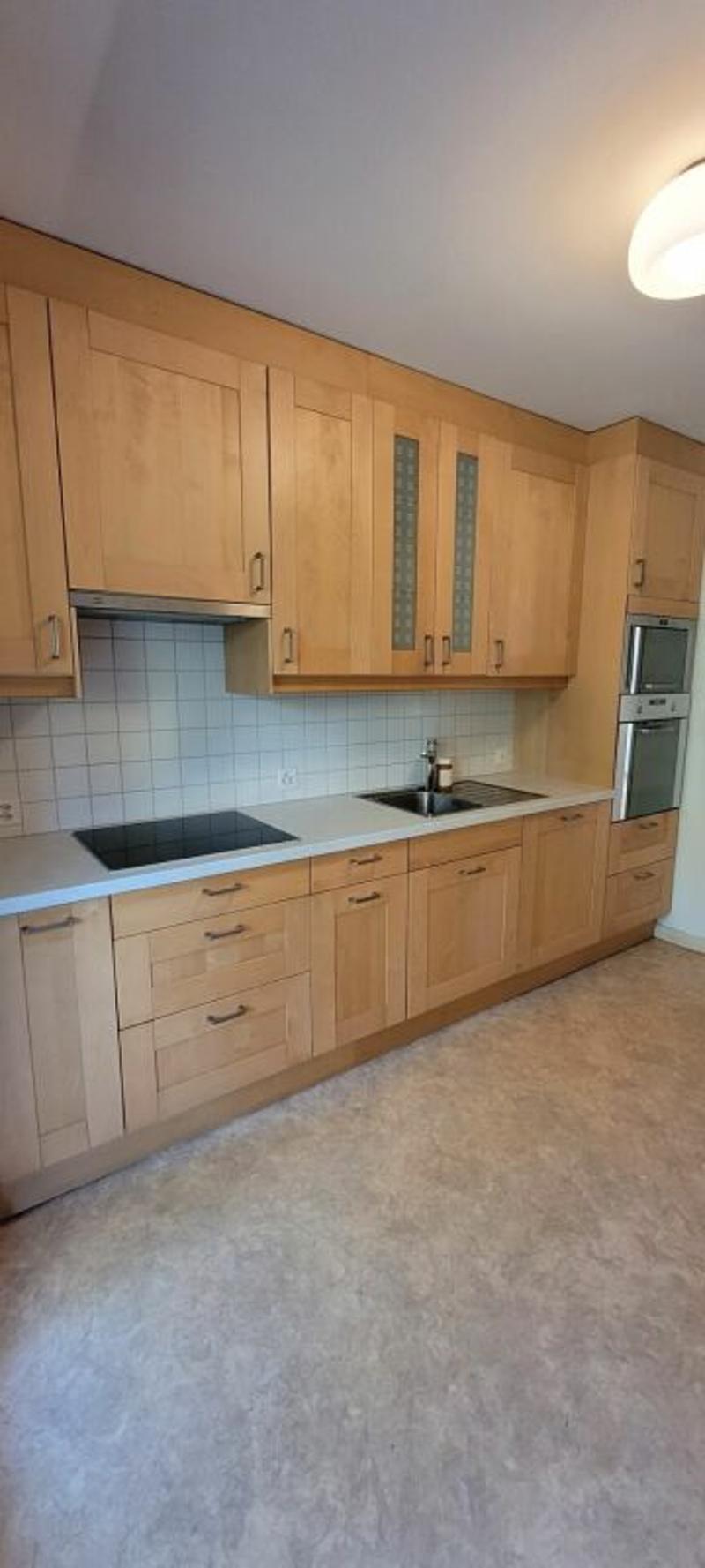 teilsanierte 3.5-Zimmer-Wohnung mit Einstellplatz an ruhiger Lage (2)