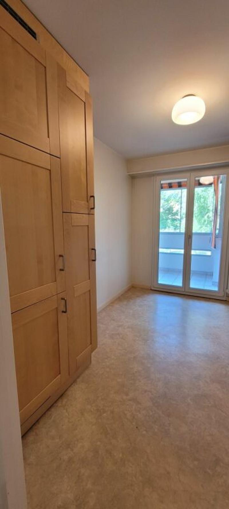teilsanierte 3.5-Zimmer-Wohnung mit Einstellplatz an ruhiger Lage (4)