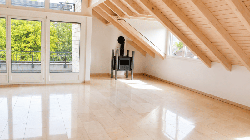 Ruhig gelegene Dachwohnung mit sonniger Terrasse (2)