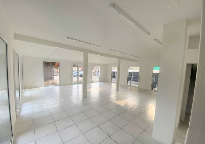 GUT FREQUENTIERTE LAGE | IDEAL ALS BÜRO ODER AUSSTELLUNGSRAUM (5)