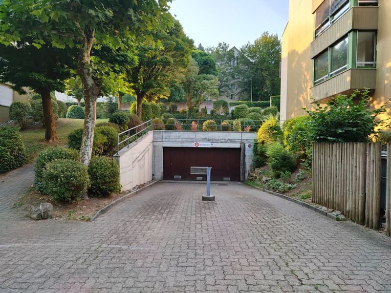 PARKMÖGLICHKEITEN IN BADEN (2)