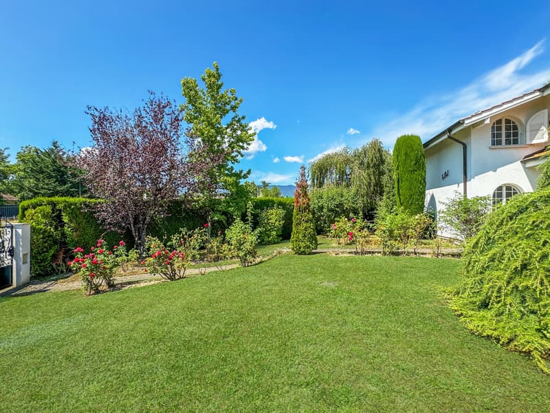 Villa individuell in Founex (3)