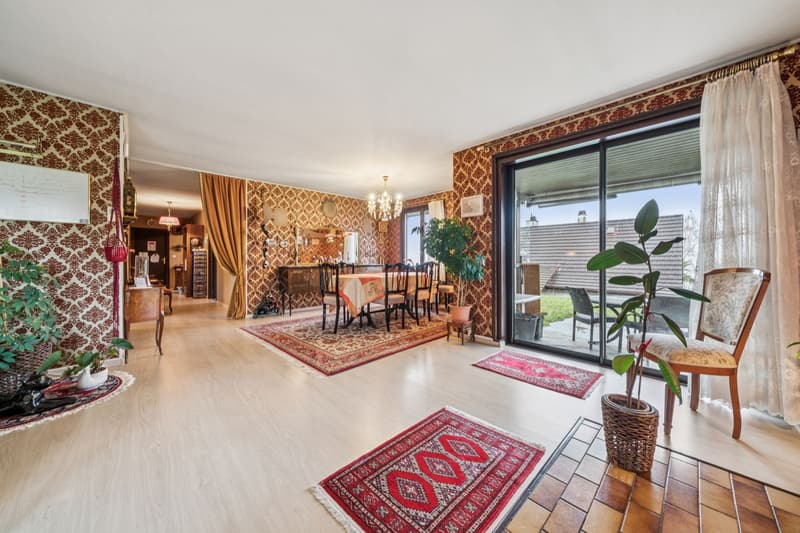 Villa individuelle avec piscine et vue sur le lac ! (6)